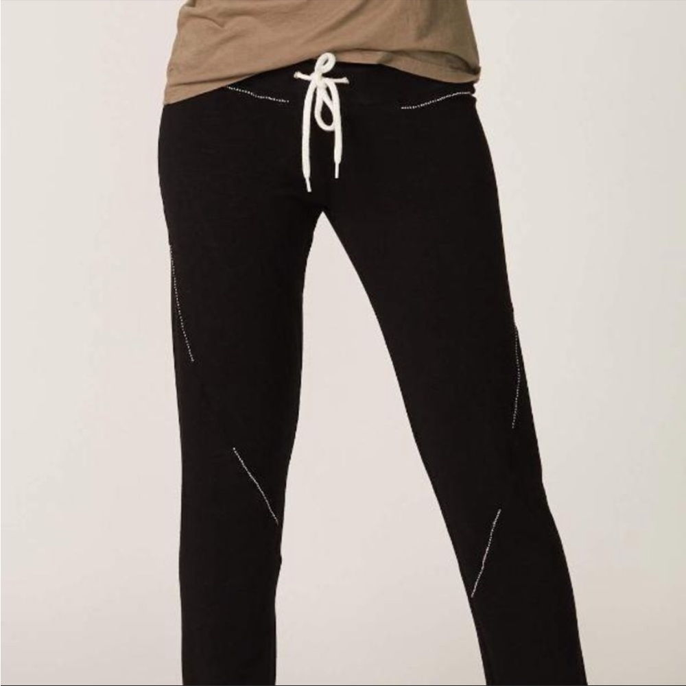 MONROW Supersoft Sweats w/ Outline Studs